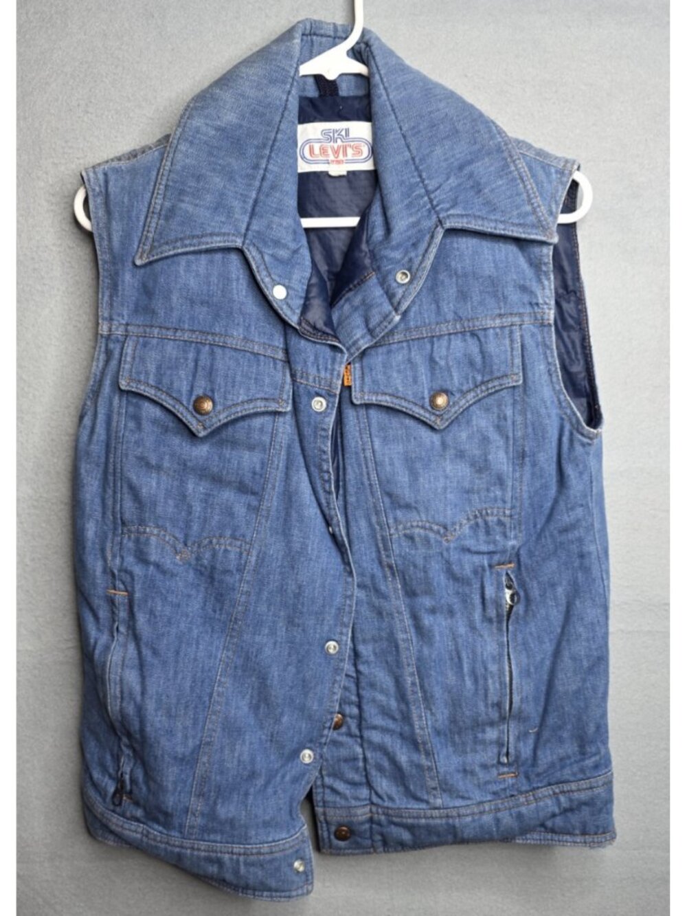 VINTAGE 1970s Ski Levi’s ORANGE TAB Goose Down Denim Vest Size XS Made in USA